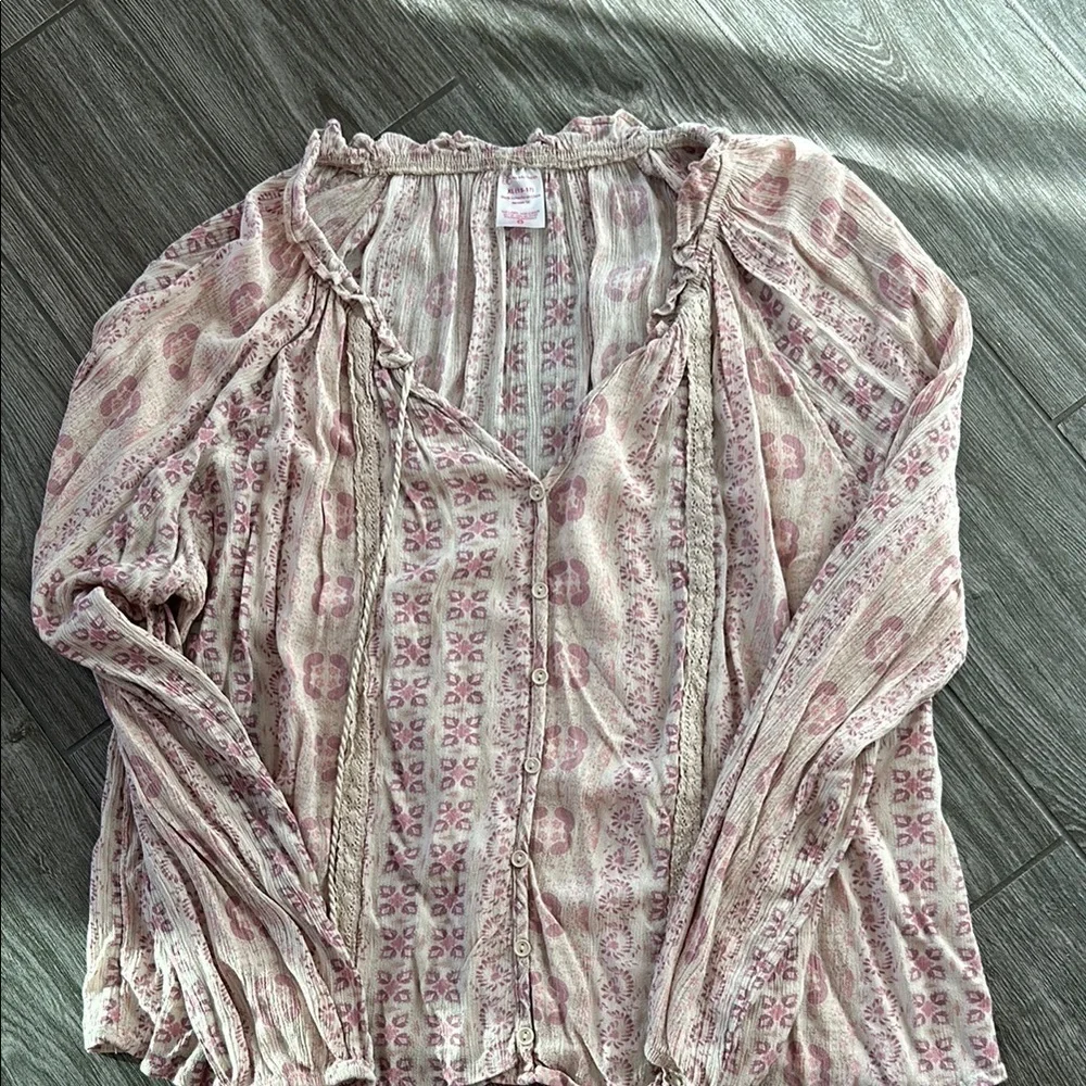 No Boundaries Pink V-neck Puff Sleeve Long Sleeve Blouse